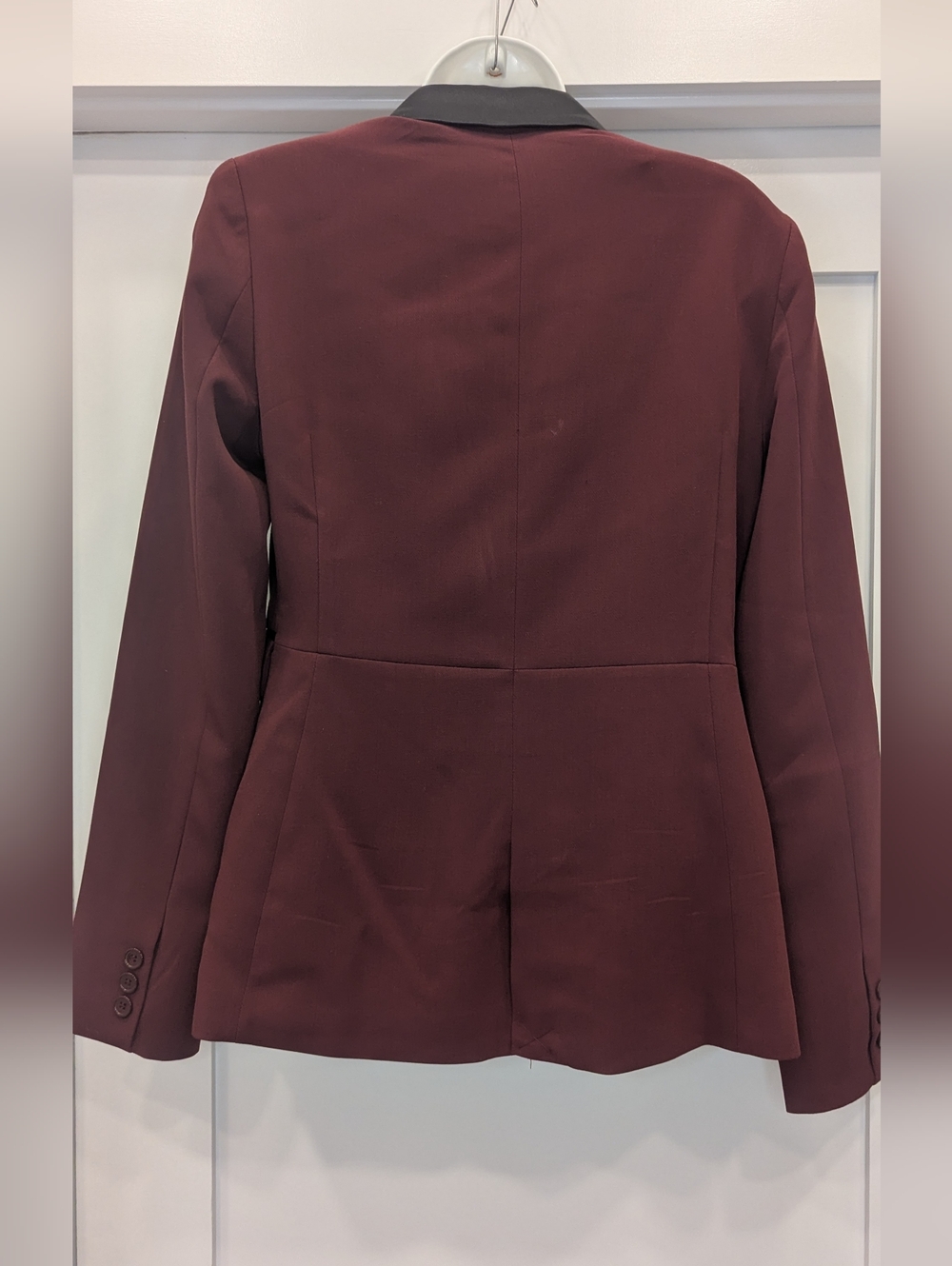 Forever 21 Burgundy Blazer with Black Satin Lapel. Size M. NWT. - Picture 6 of 10